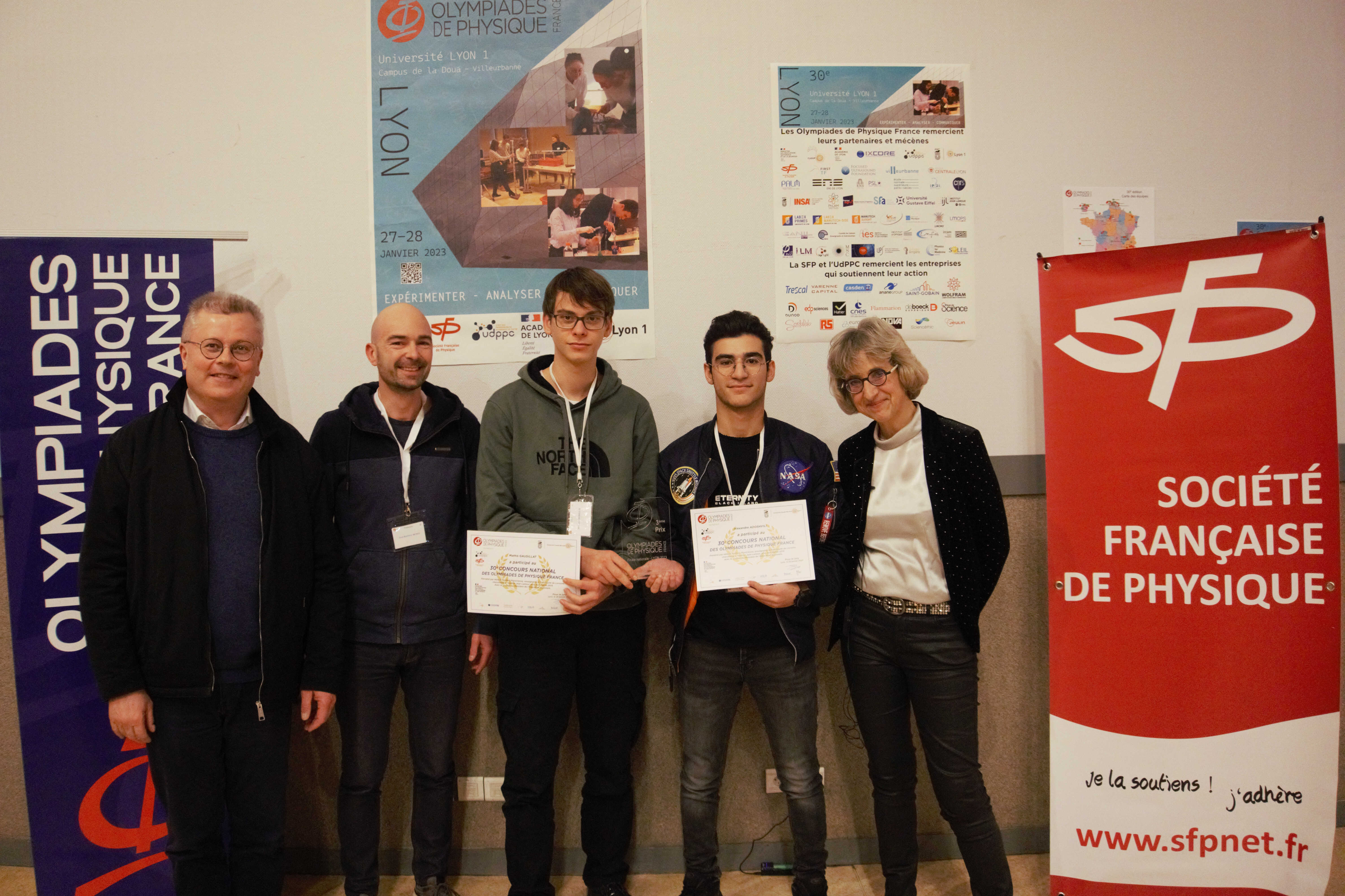 30-CN-eq-104-La-remise-des-prix.63d8ccc55fd5f.jpg