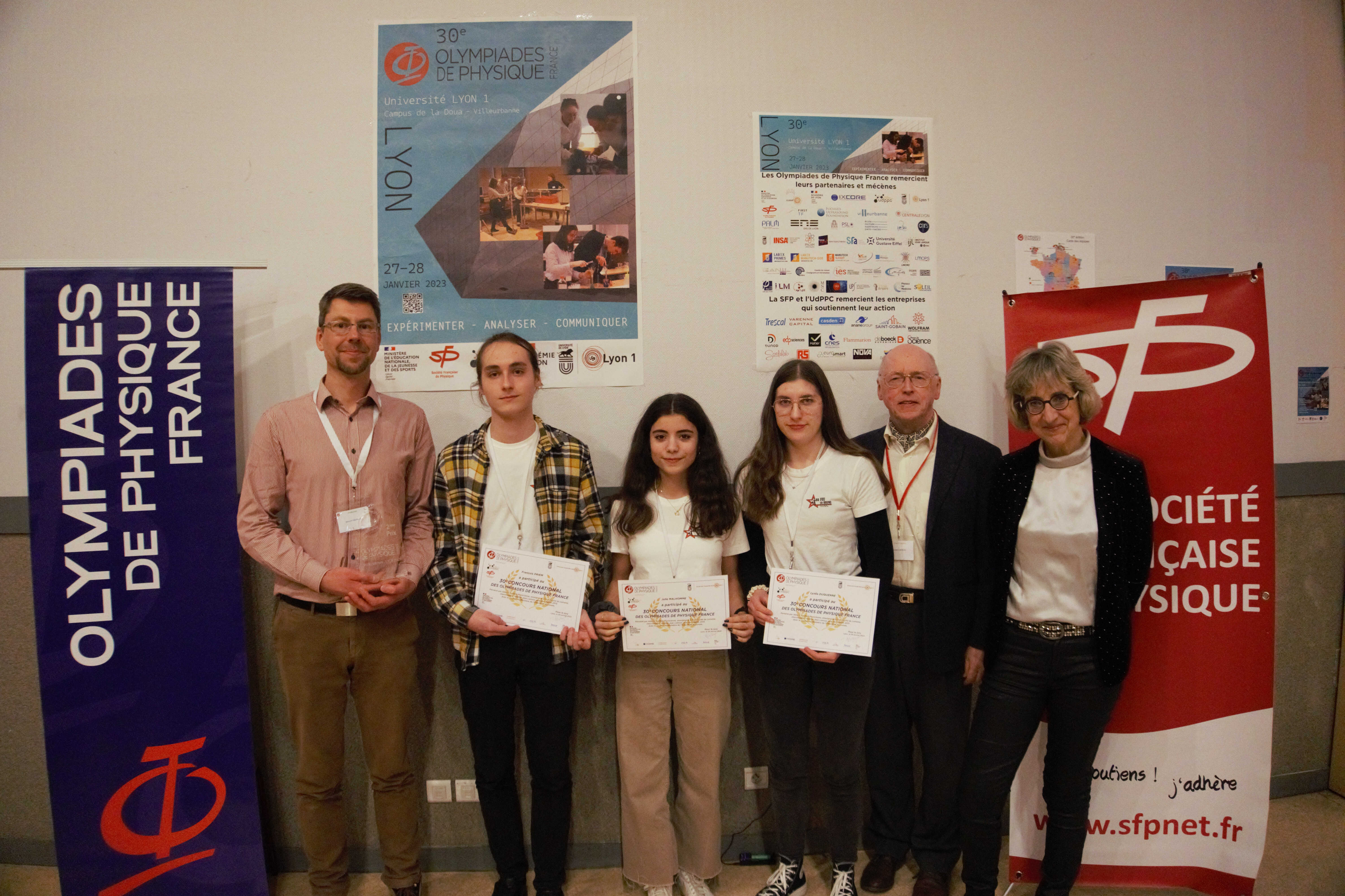 30-CN-eq-104-La-remise-des-prix.63d8cccb1e2f2.jpg
