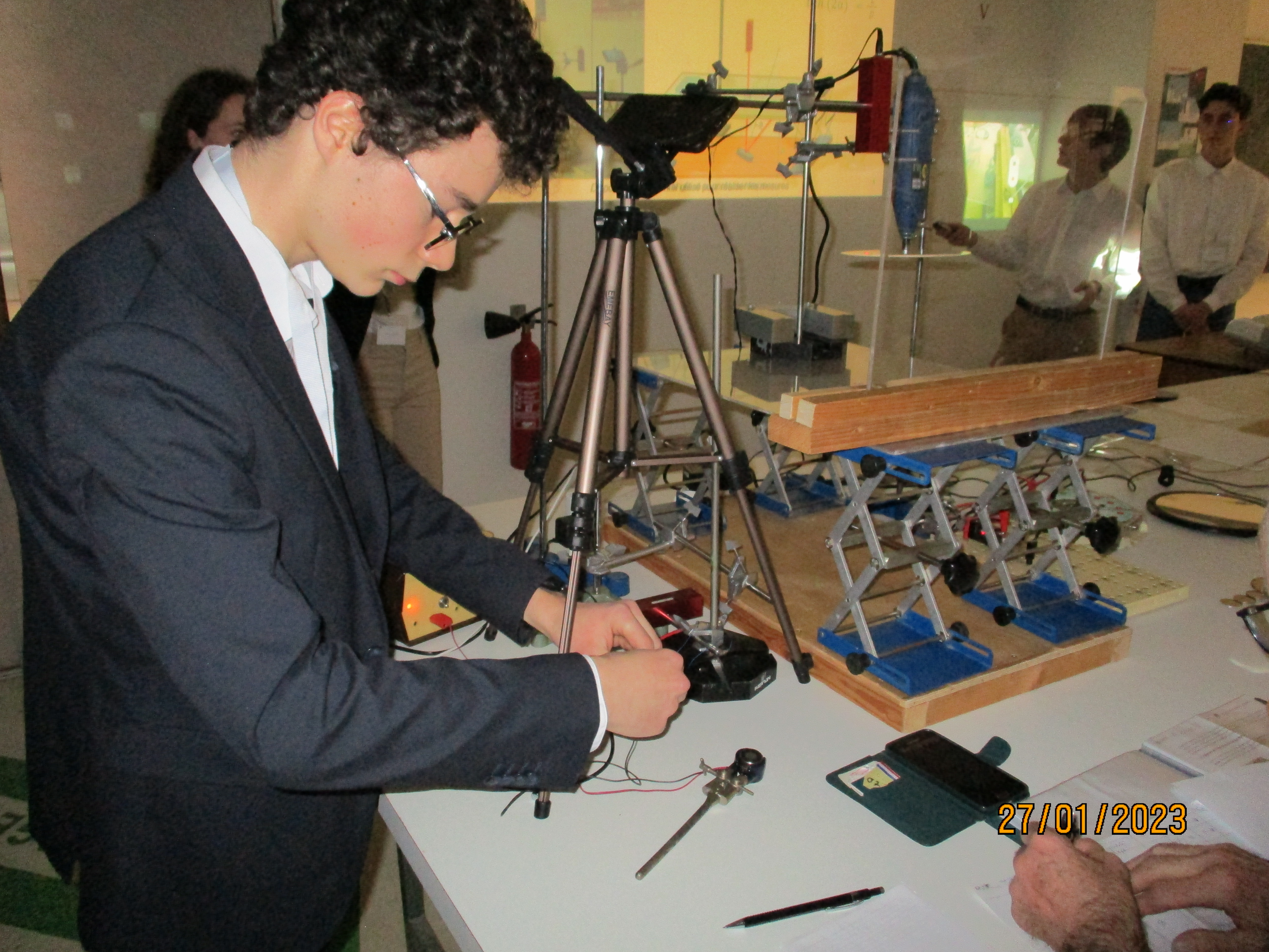 30-CN-eq-V-Ca-tourne-Action.63e01128bb9ae.jpg