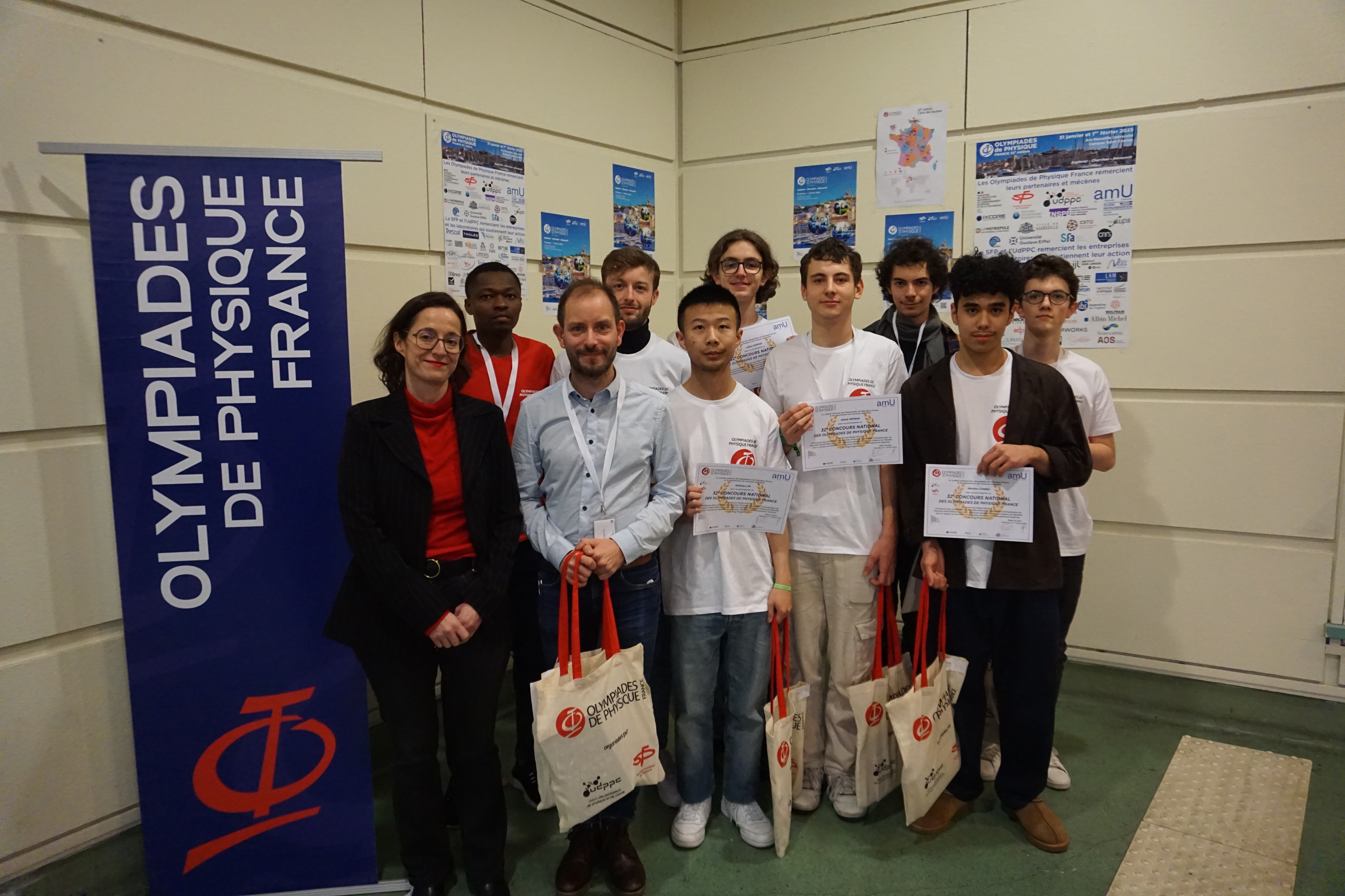 32-CN-eq-104-Remise-des-prix.67a330bea75b1.jpg