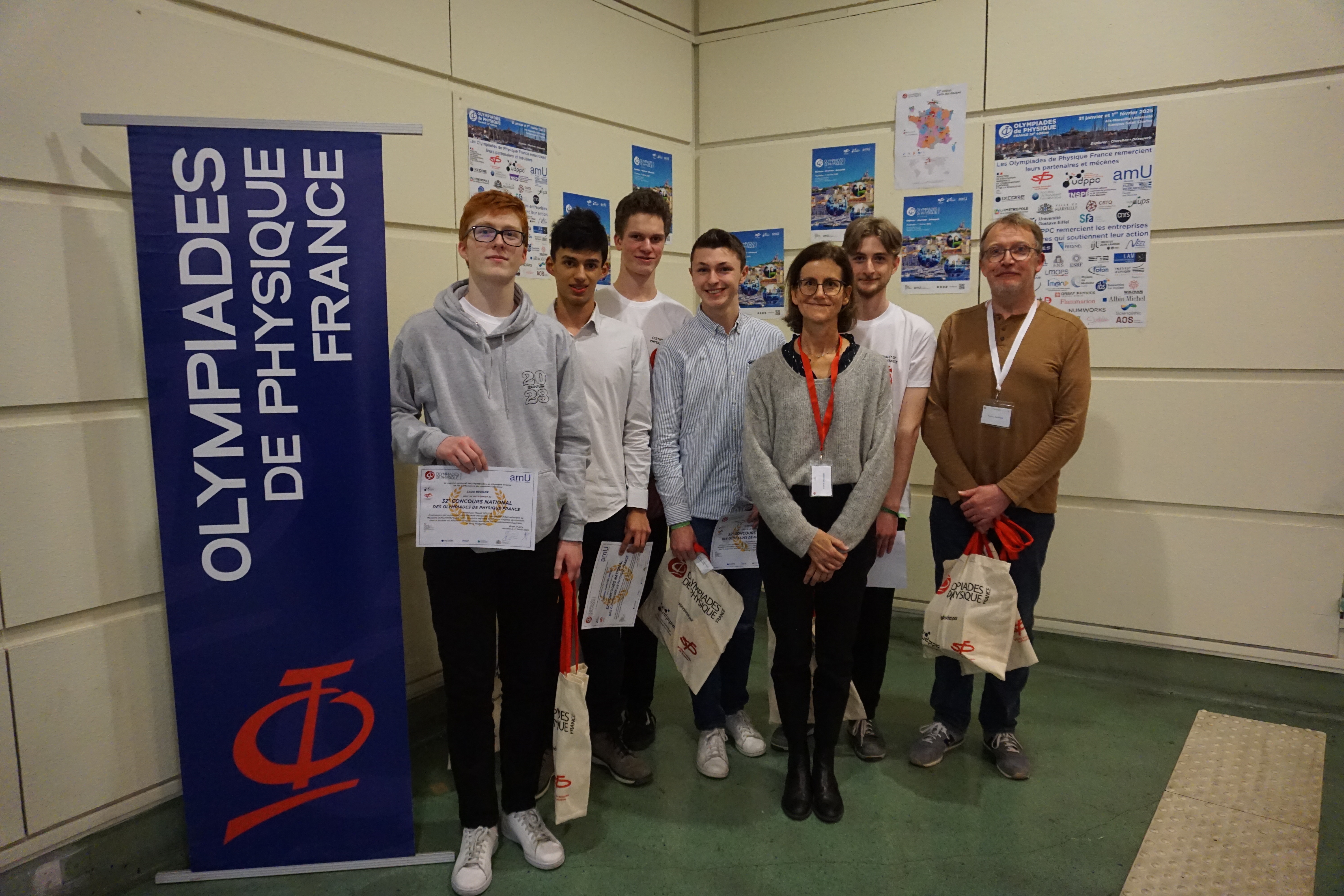 32-CN-eq-104-Remise-des-prix.67a330db5bc8d.jpg