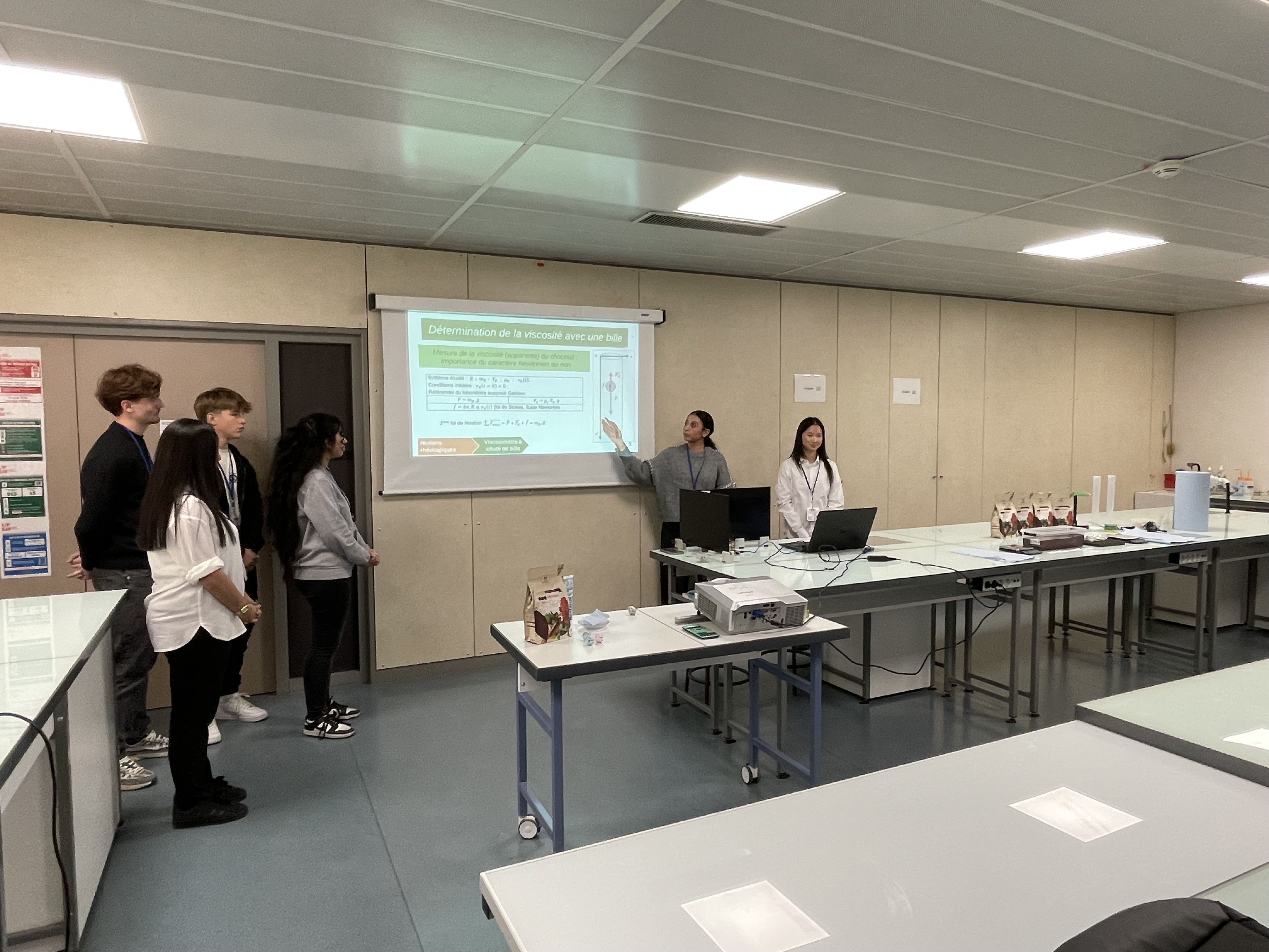 32-Creteil-Marne-la-Vallee-eq18-La-physique-du-chocolat-2-la-viscosite-6762c2fc3181d.jpg