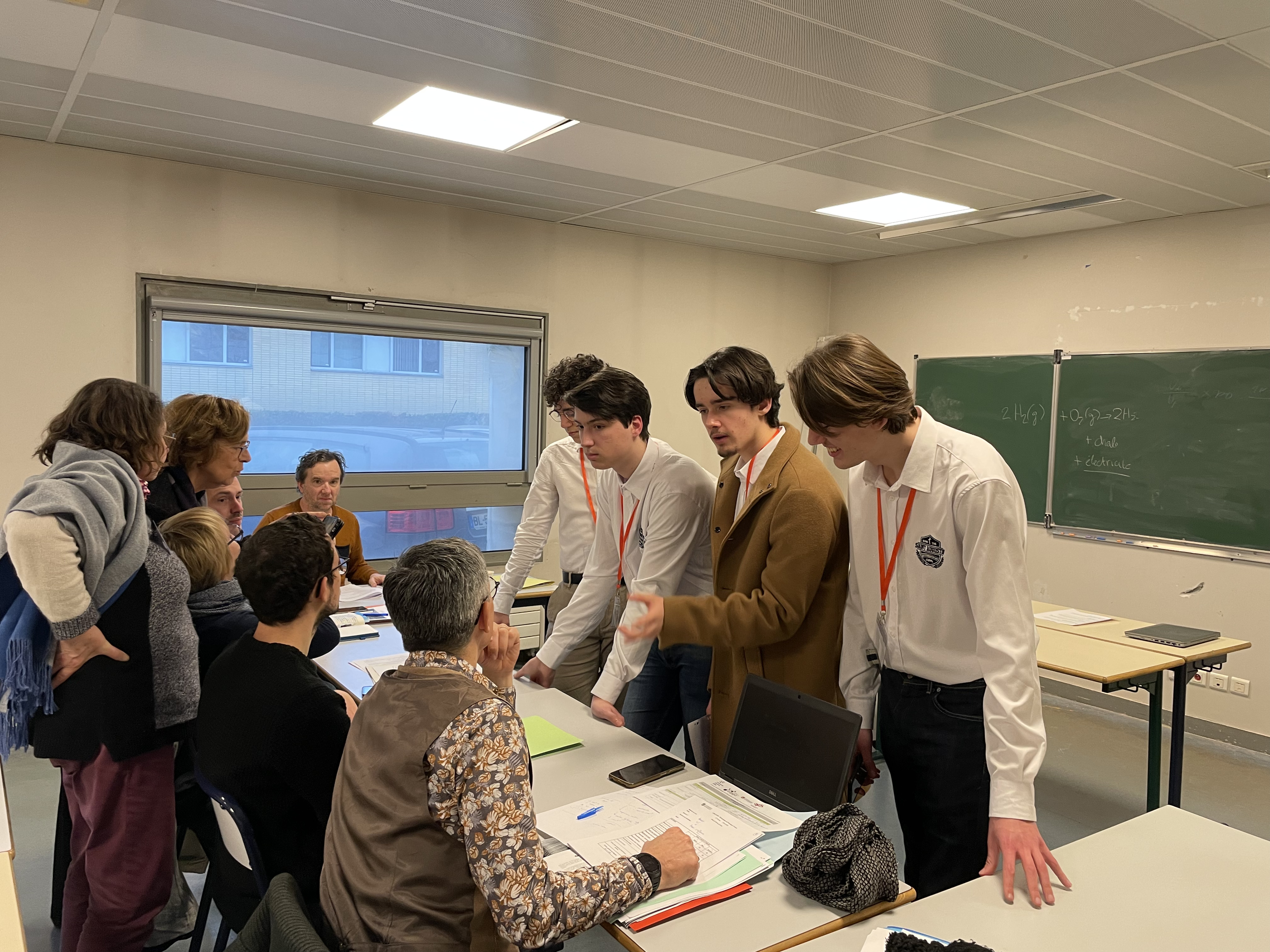 32-Creteil-Marne-la-Vallee-eq56-Les-i-ones-676320fcb6363.jpg