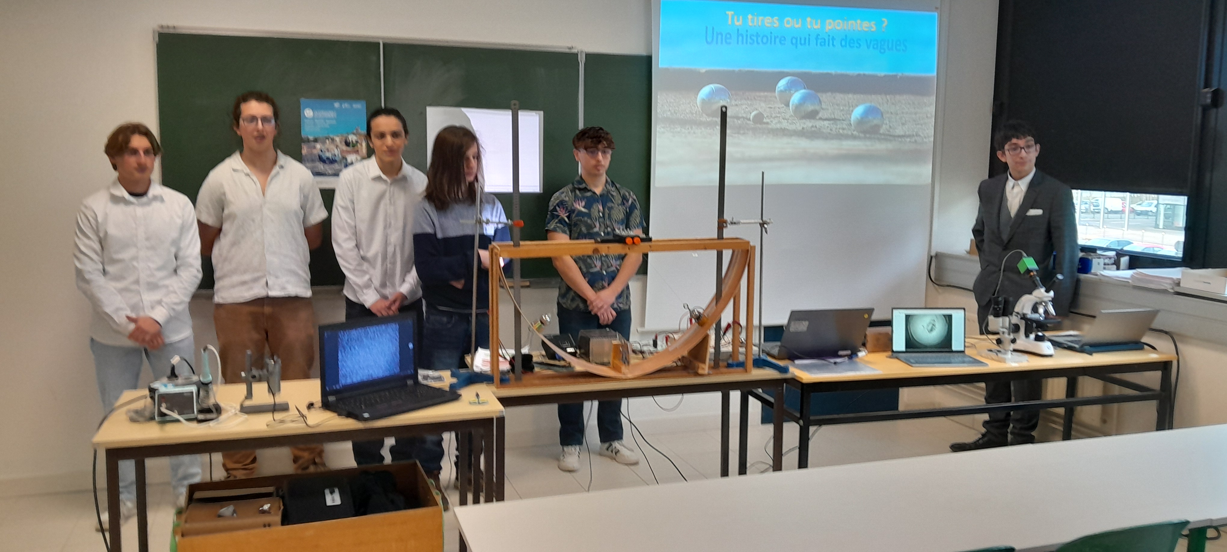 32-Poitiers-eq34-Tu-tires-ou-tu-pointes-Une-histoire-qui-fait-des-vagues-677e771a31c8a.jpg